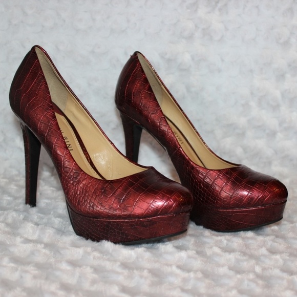 Gianni Bini Shoes - Gianni Bini Red Alligator Stiletto Platform Pumps